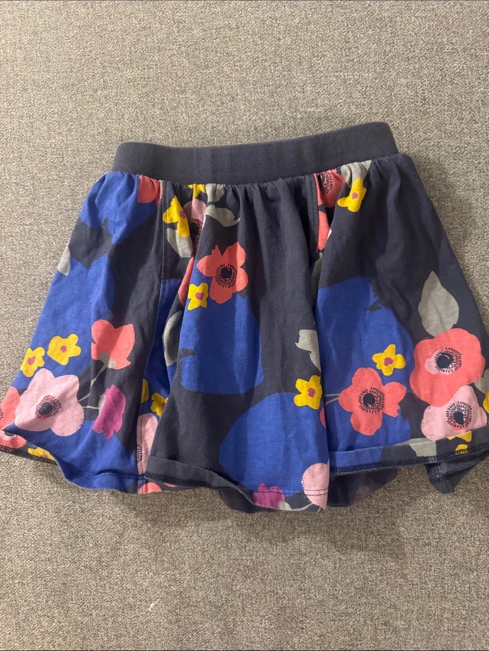 5/$15- Tea Collection Navy Floral Skirt with Blue, Pink & Yellow Accents